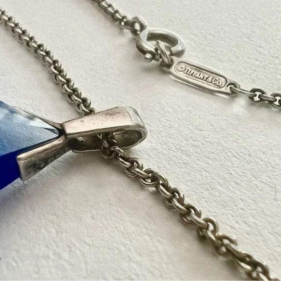 Tiffany & Co., crystal star pendant in blue with Tiffany chain necklace - Picture 7 of 13